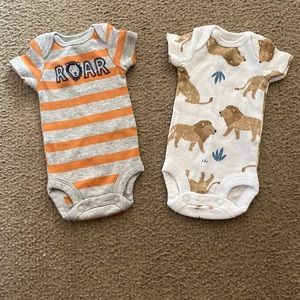 Carters premie onesies set